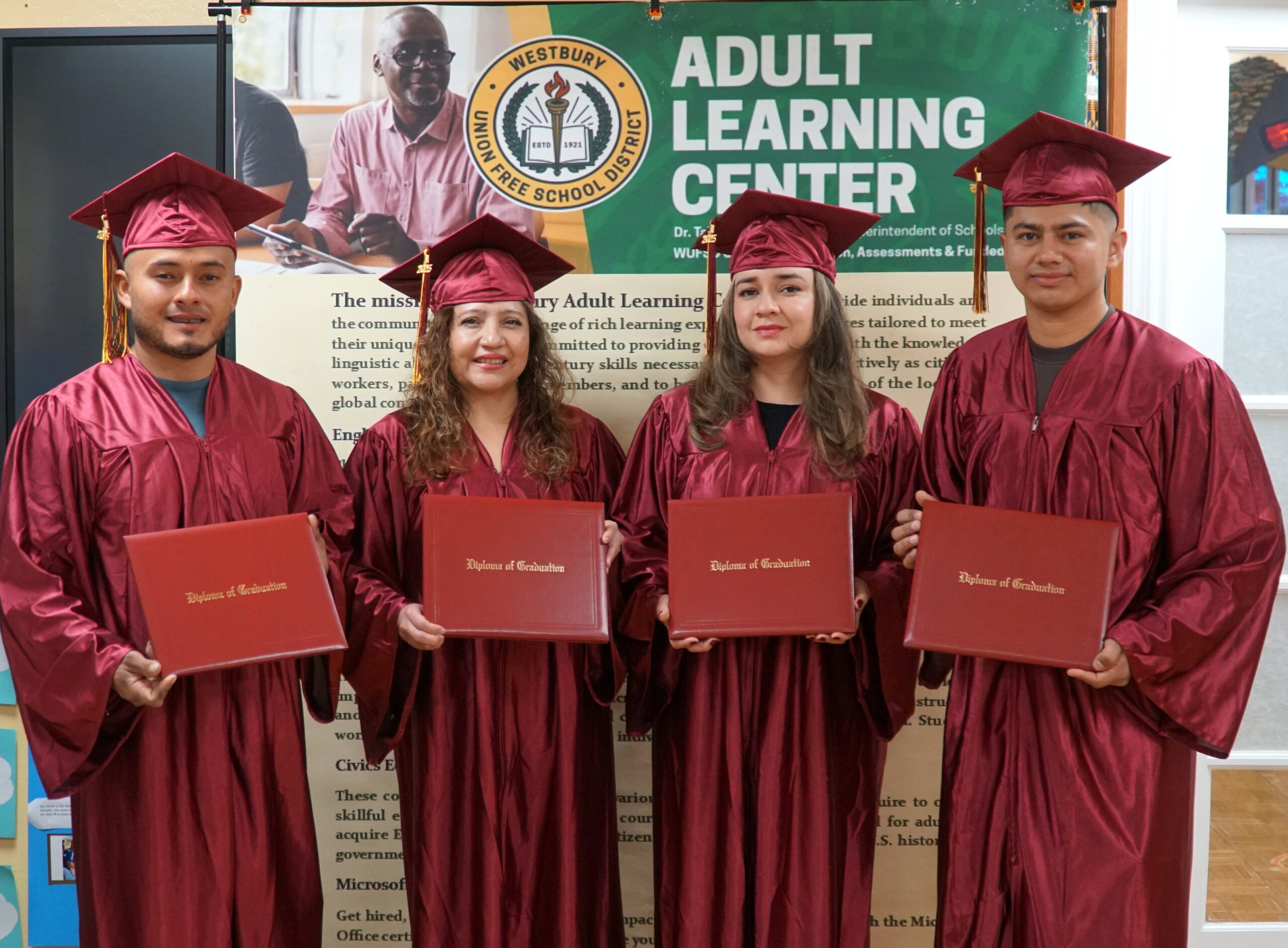 Estudiantes del Westbury Language Center ESL Westbury NY